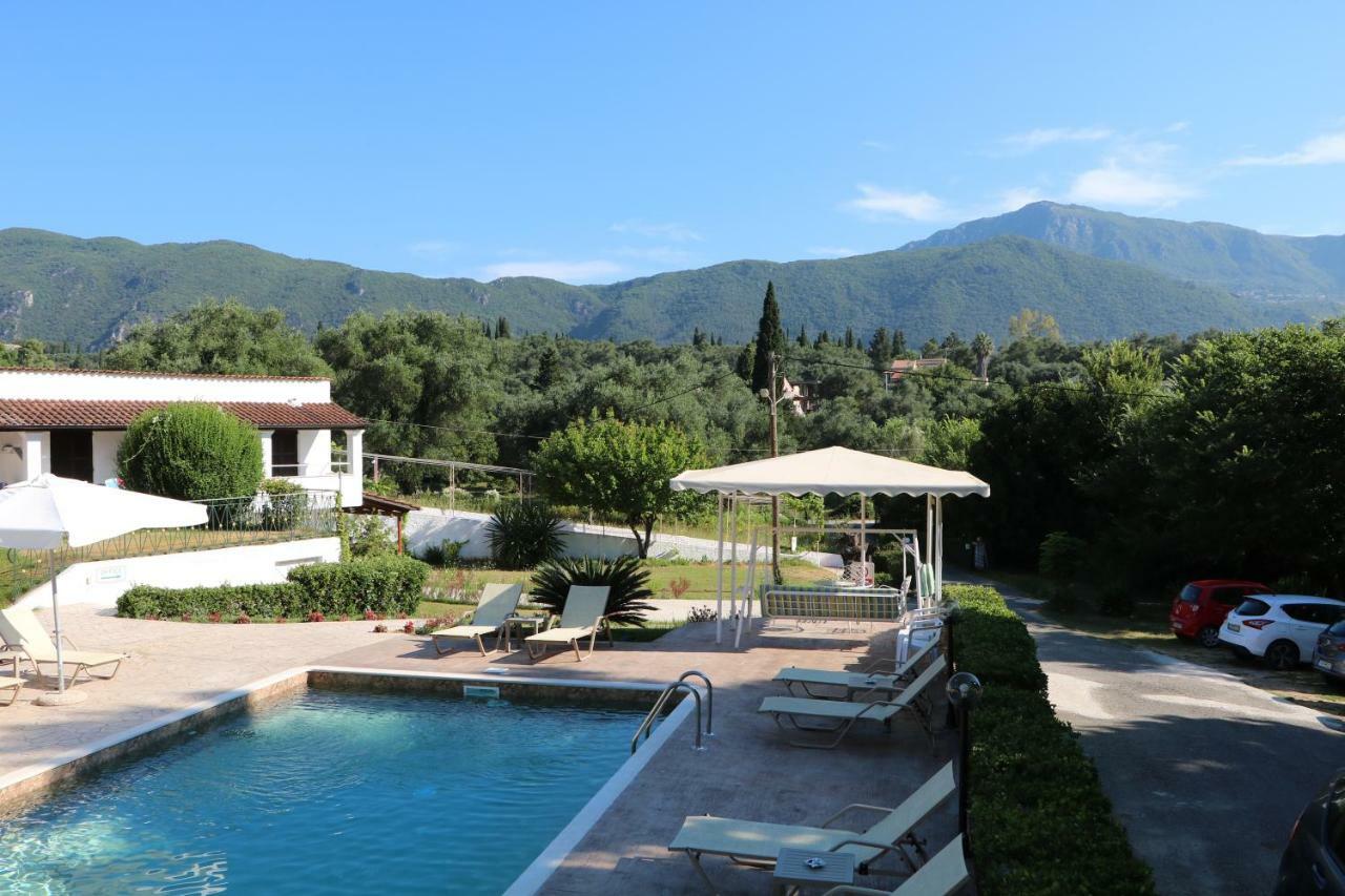 Summer Wine Friendly Resort 阿普索斯 外观 照片